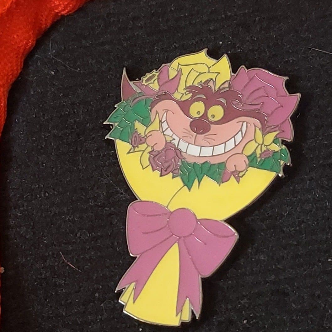 Cheshire Cat - Disney Cat Flower Bouquets Set - Mystery Pin front
