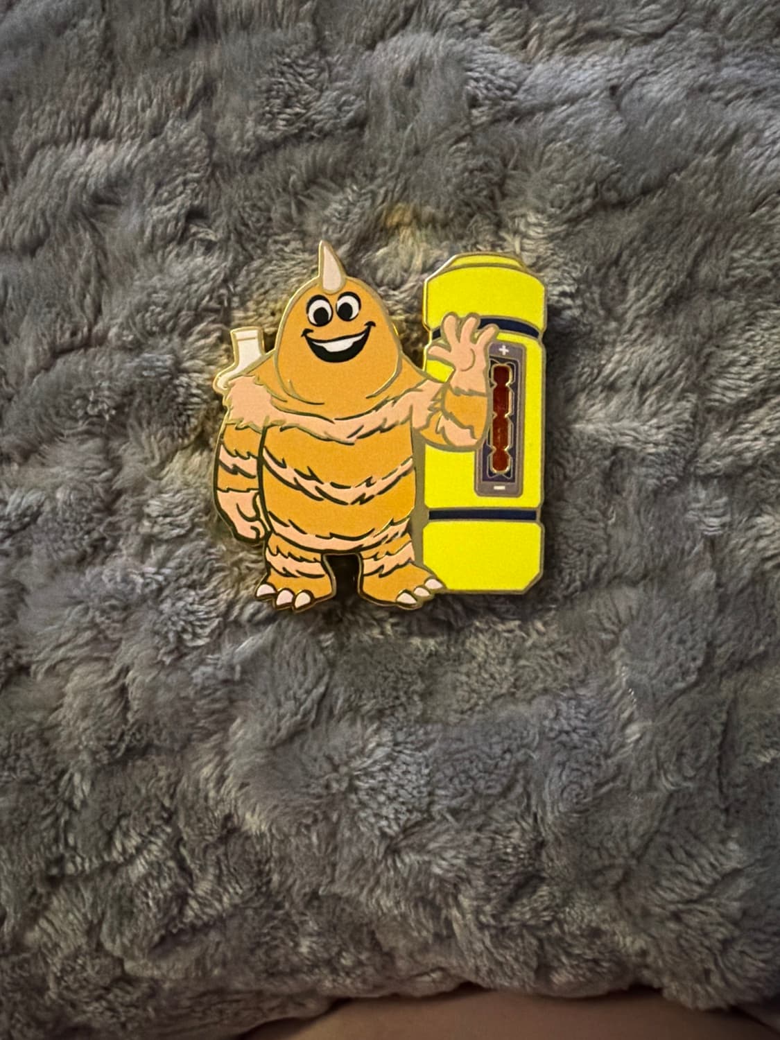 George Sanderson with Scream Canister-with liquid glitter - Monsters, Inc. Character Blind Box Pin Set