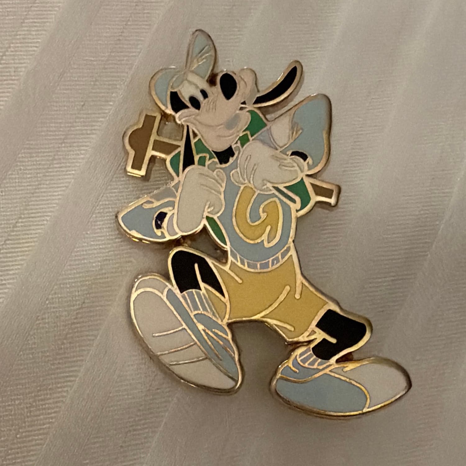 Goofy Swinging Golf Club Pin