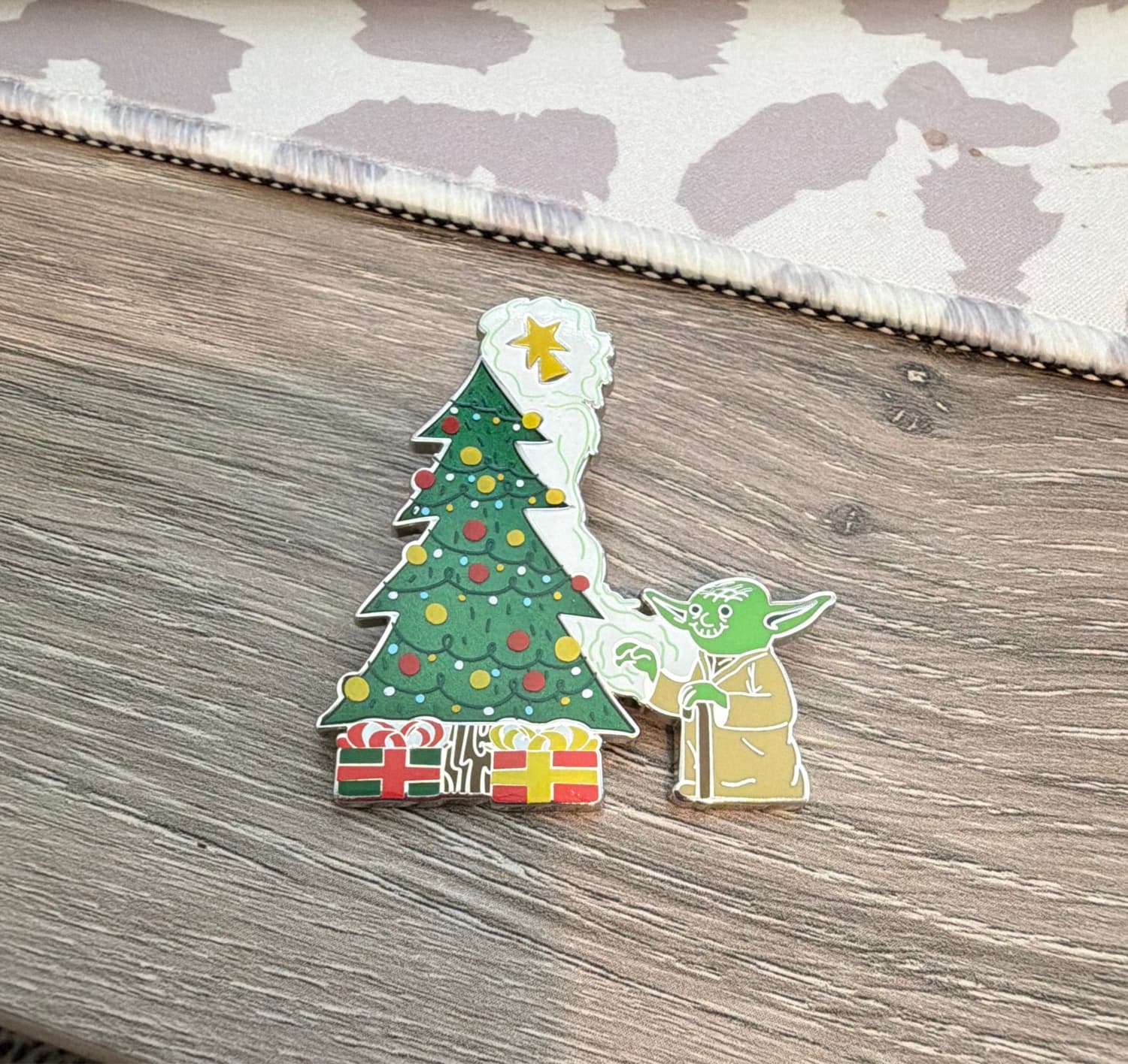 Disney Star Wars Holiday Yoda Christmas Tree Pin