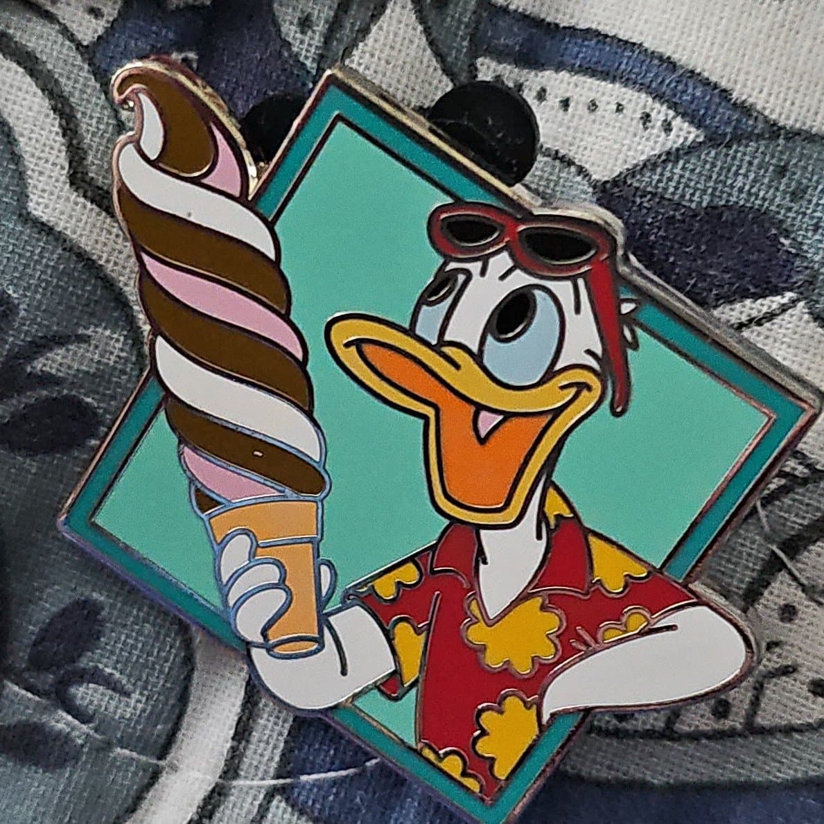 Donald Duck Soft Serve Ice Cream - Disney Cruise Line Mystery Pin