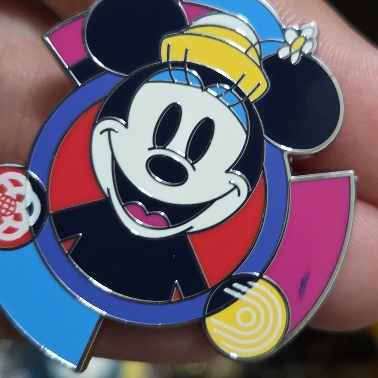 Disney Sunburst Series Minnie Mouse With Flower Hat
