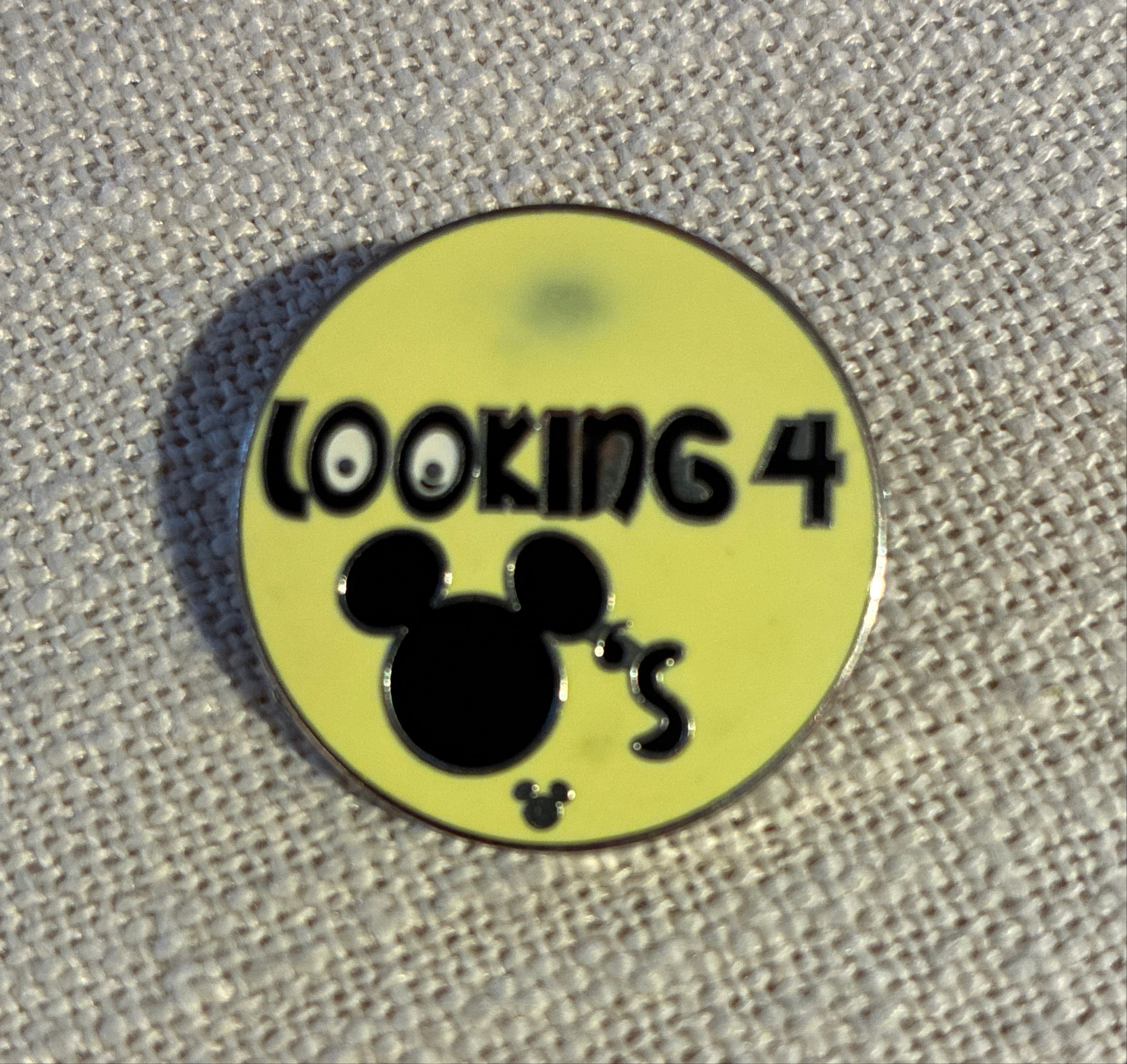 Looking 4 Mickey's Hidden Mickey Pin