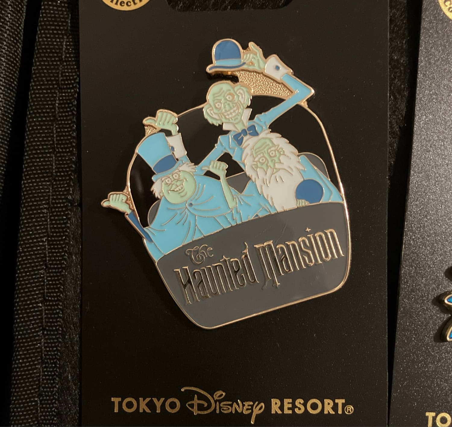 The Haunted Mansion Hitchhiking Ghost Doom Buggy Pin