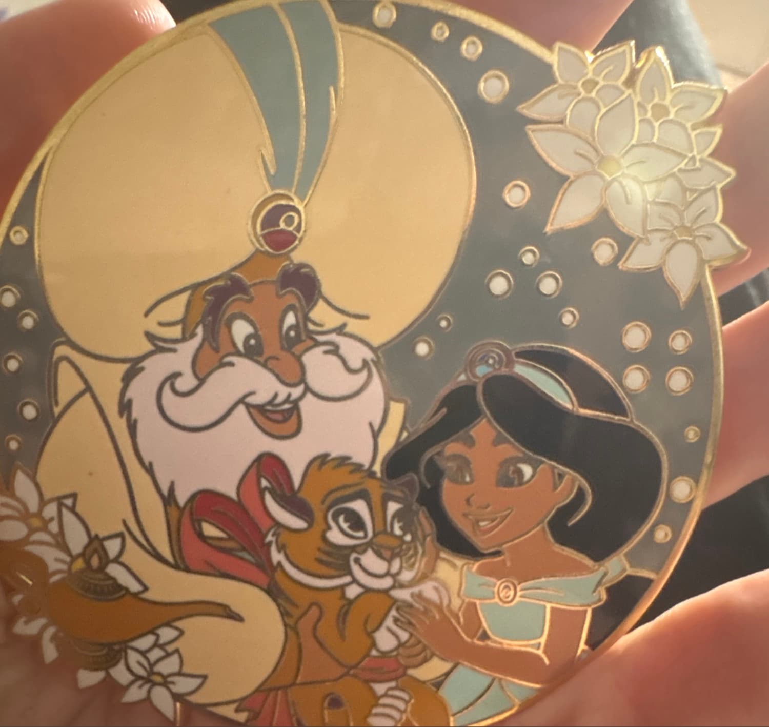 Father daughter sultan and jasmine fantasy pin