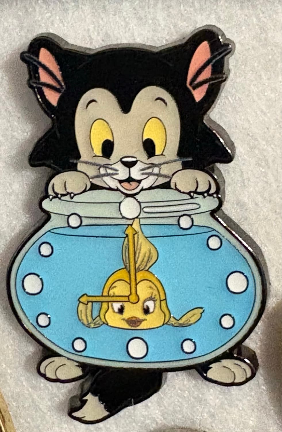 Loungefly Disney Cats Wall Clock Blind Box Pin - Figaro And Cleo