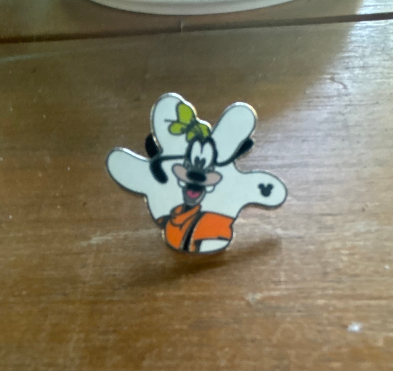 Goofy White Glove front
