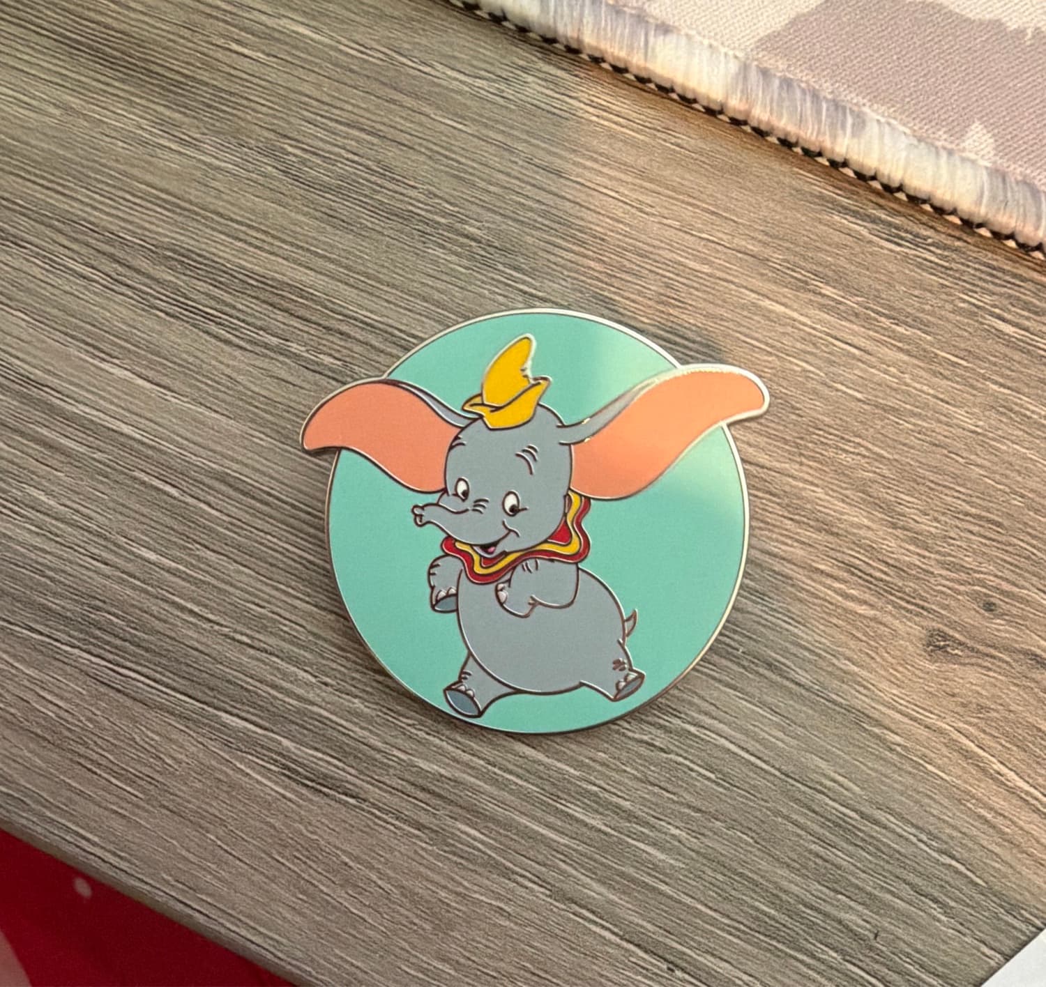 Dumbo - Flying - Mickey Mouse Club Mystery Pin