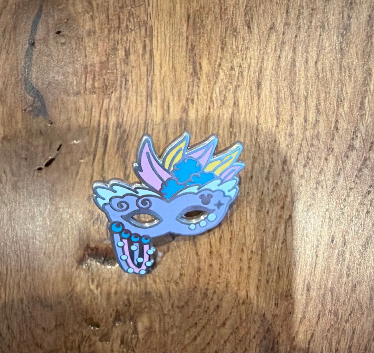 Daisy Carnevale Mask Hidden Disney Pin