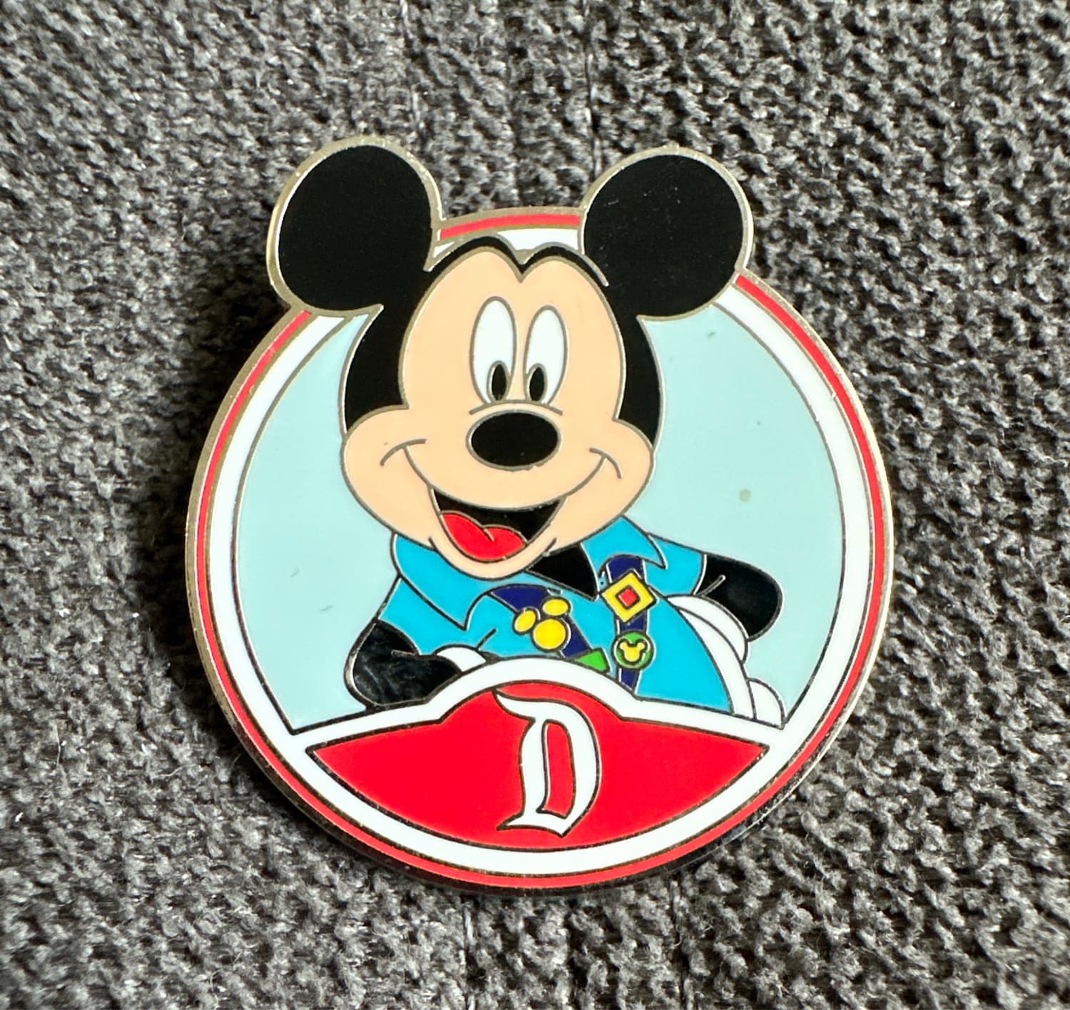 Mickey Mouse Circle Icon D Pin Trading Lanyard
