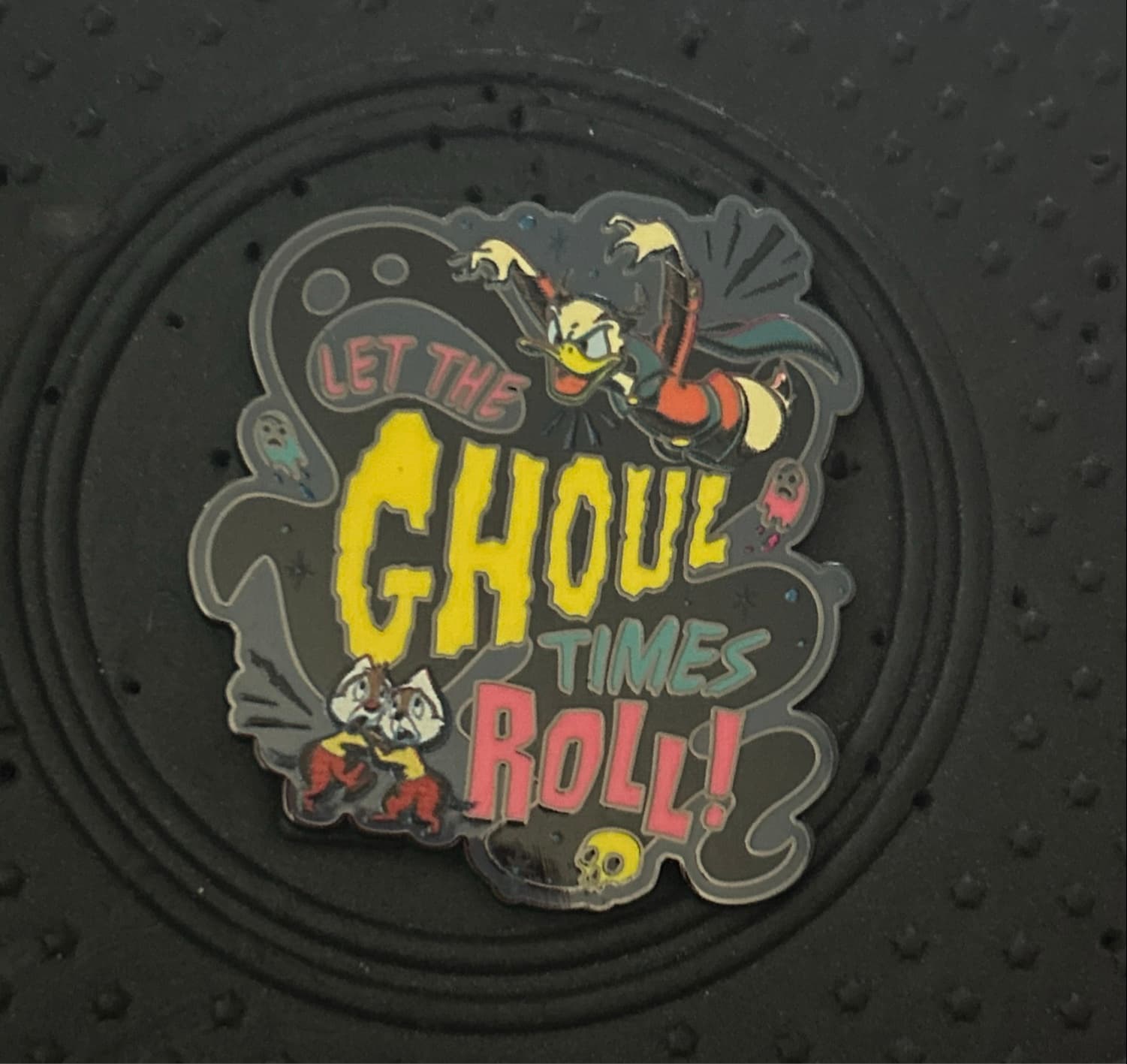 Donald Duck, Chip & Dale - Let the Ghoul Times Roll!