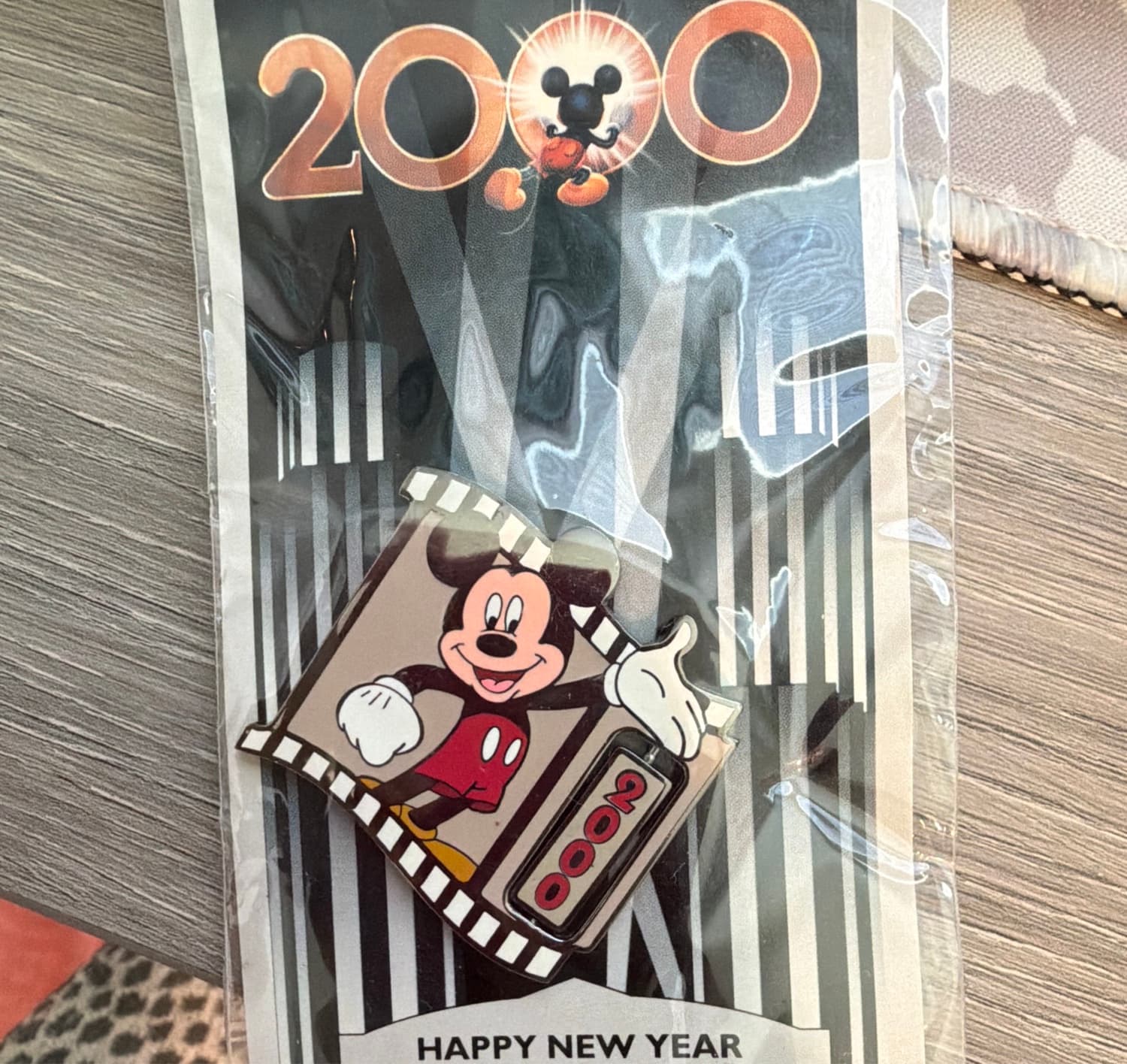 2000 Millennium Happy New Year Mickey Mouse Film Strip Pin front