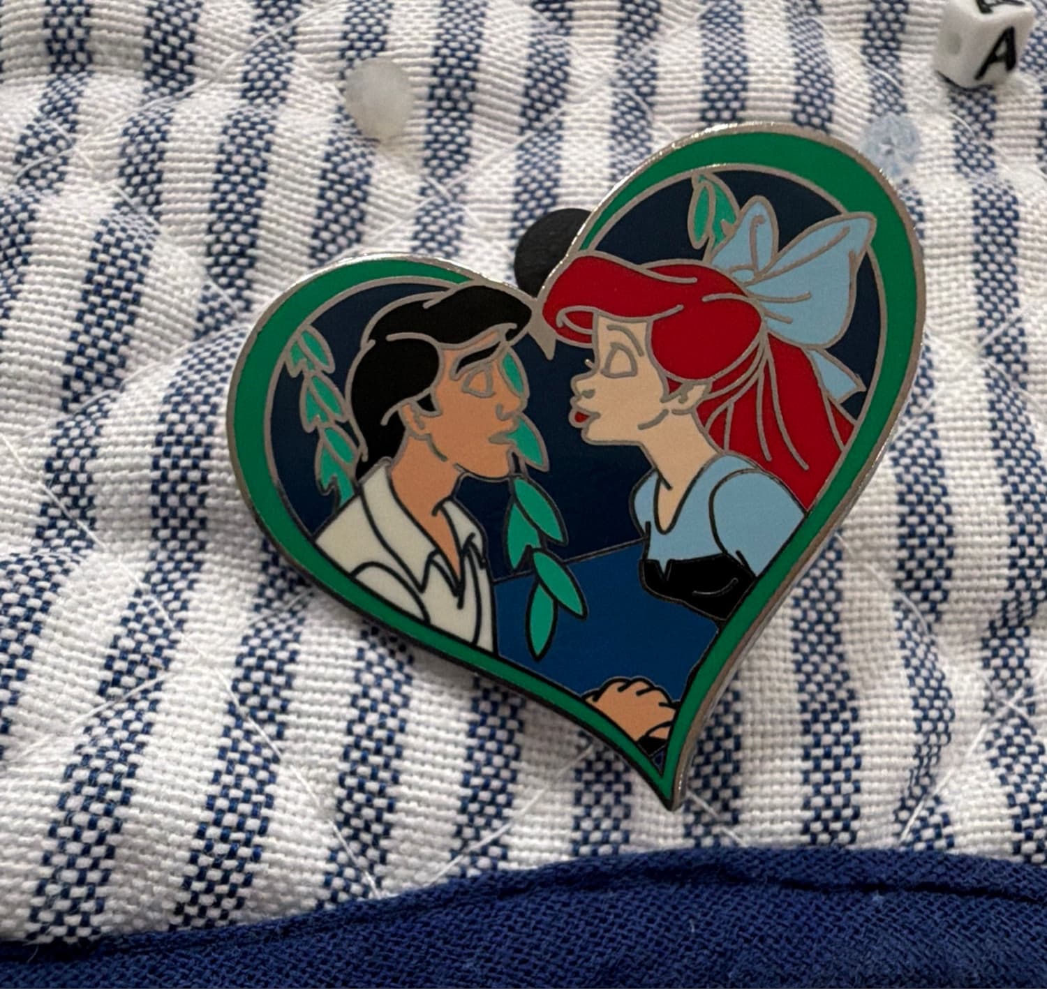 The Little Mermaid - Eric and Ariel Kiss the Girl Heart Pin