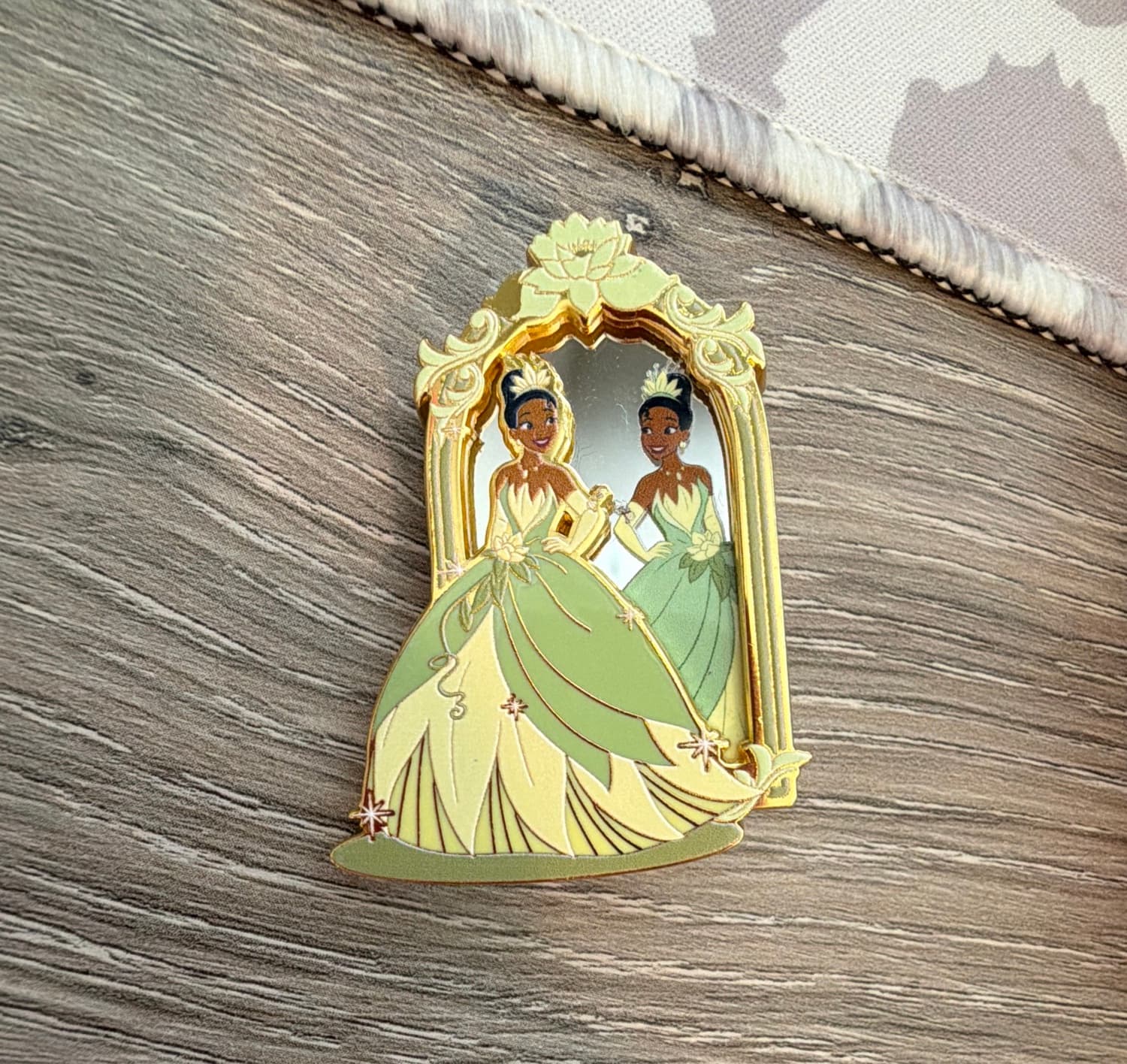 Tiana - Disney Princess Reflection Mirror Pin