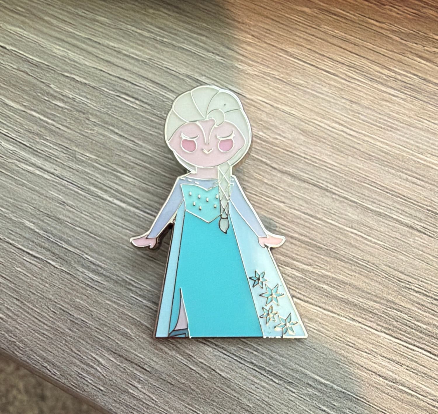 Elsa Pin Frozen Journey Mystery Collection front