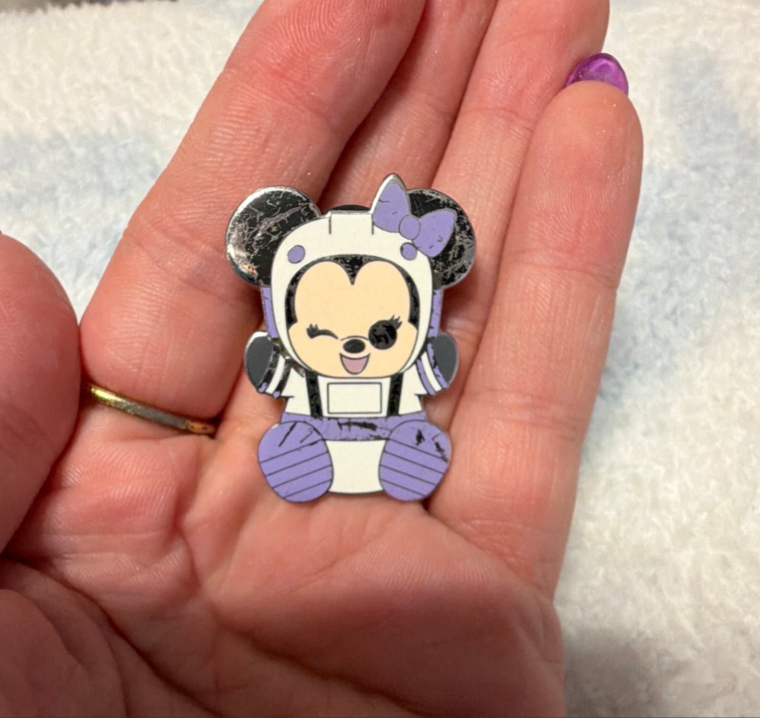 Astronaut Minnie Mouse Wishable Pin