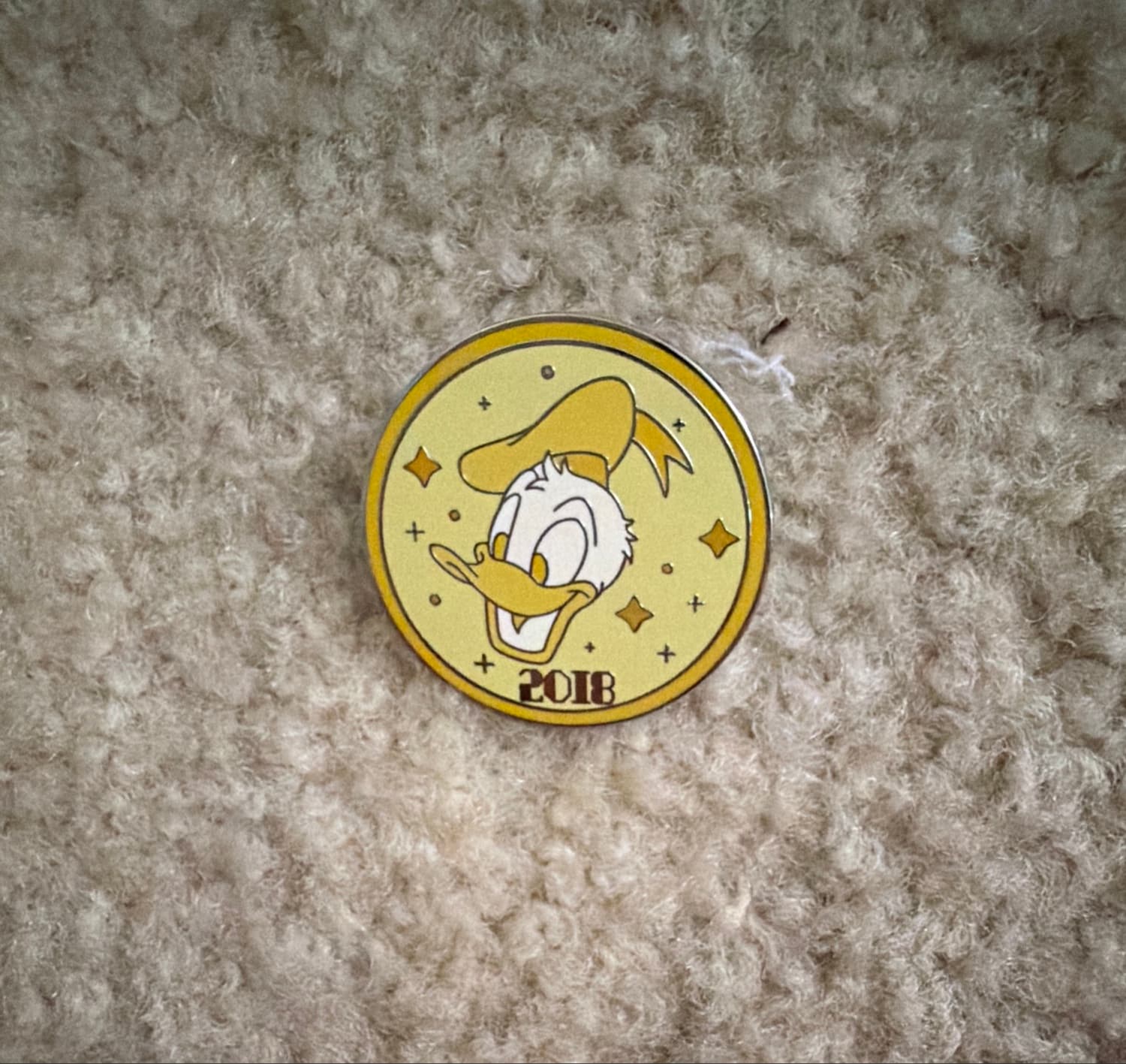 Donald Duck 2018 Yellow Circle Trading Pin