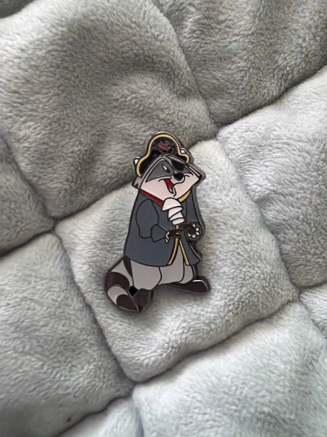 Loungefly Disney Meeko Pirate Halloween Mystery Pin front