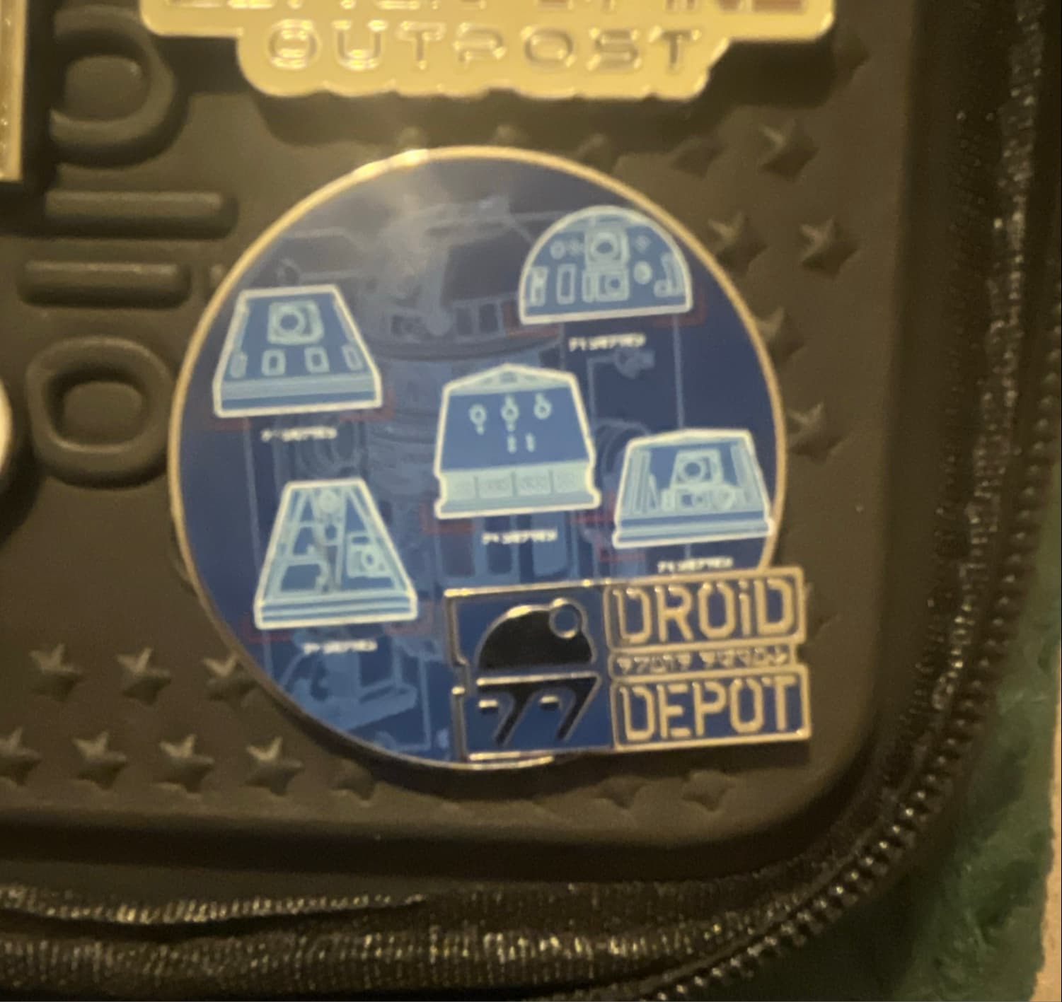Star Wars Galaxy's Edge Droid Depot - Droids Head Pin
