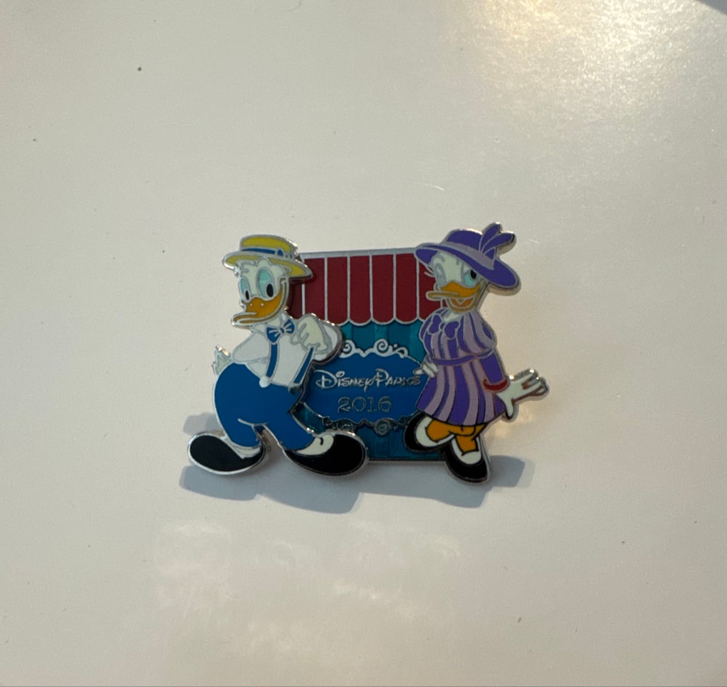 Disney Park Spring Time Dapper Day 2016 Donald & Daisy Duck 3-D Pin front