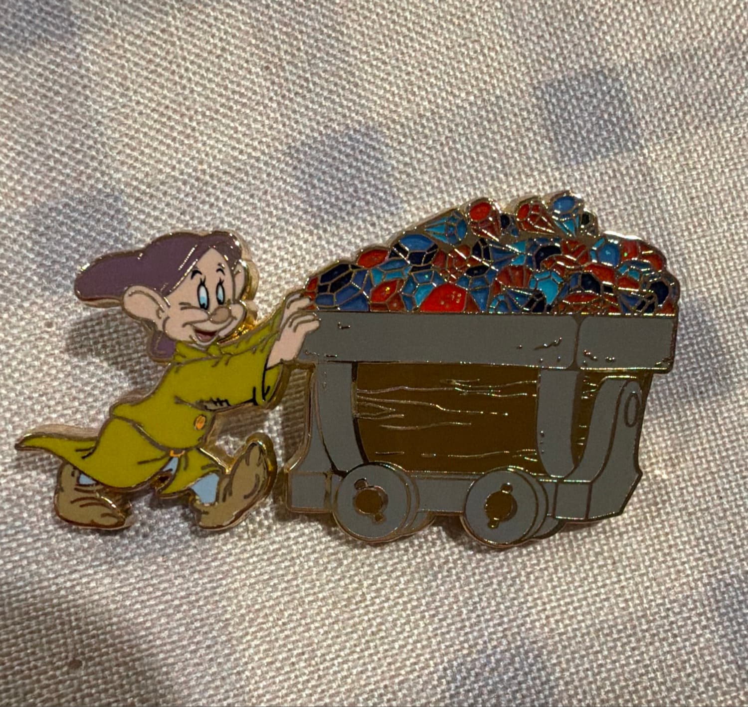 Dopey Mine Cart pink à la mode front