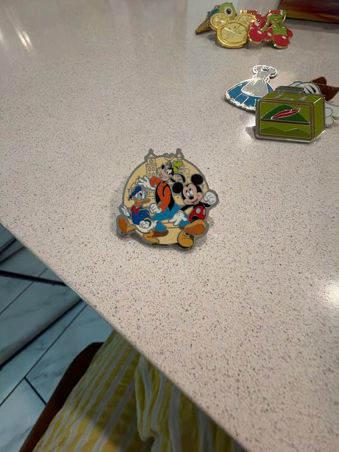Mickey and Minnie Thanksgiving Pilgrims Cornucopia Pin 2008