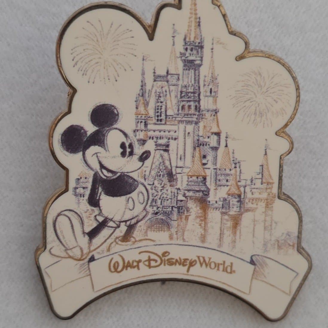 2019 Disney Mickey Mouse Cinderella Castle Pin Walt Disney World