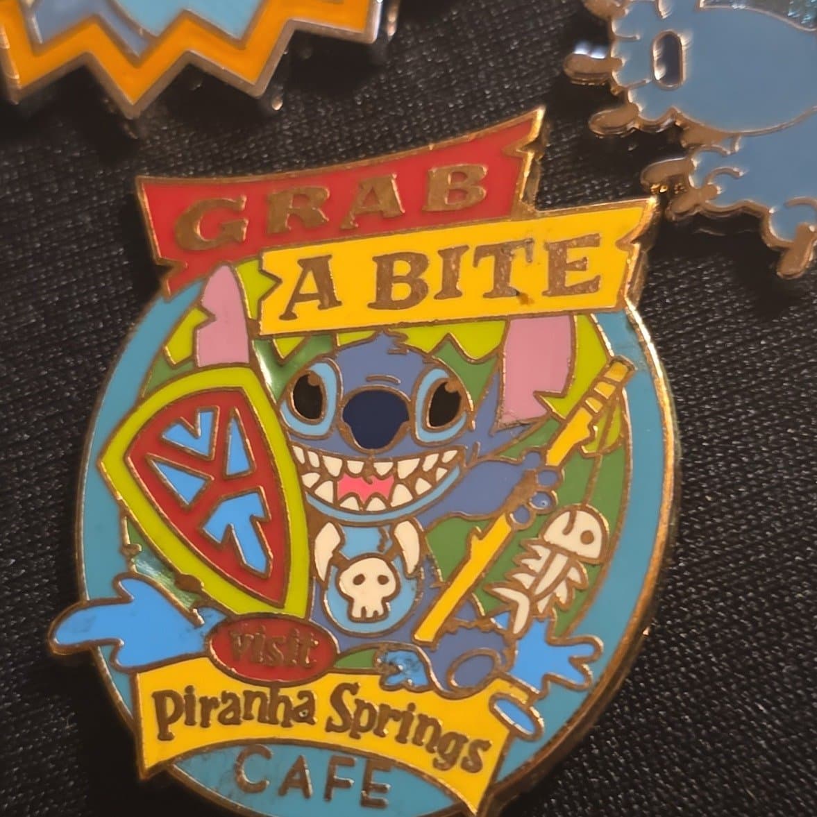 DLR - The Jungle Cruise Collection 2008 - Stitch - ''Grab A Bite'' (GWP)