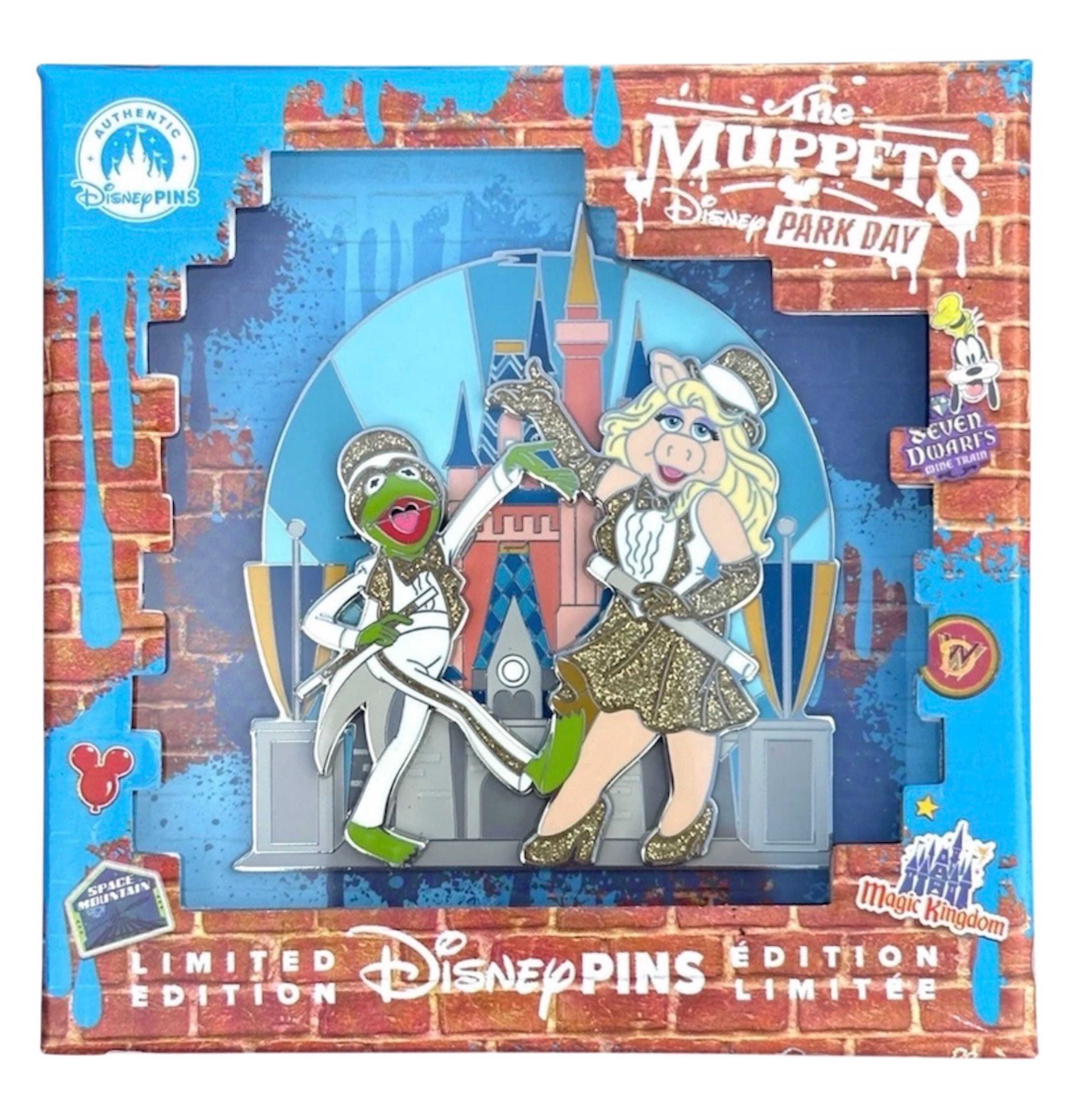 The Muppets Kermit and Miss Piggy at Cinderella Castle Mini Jumbo