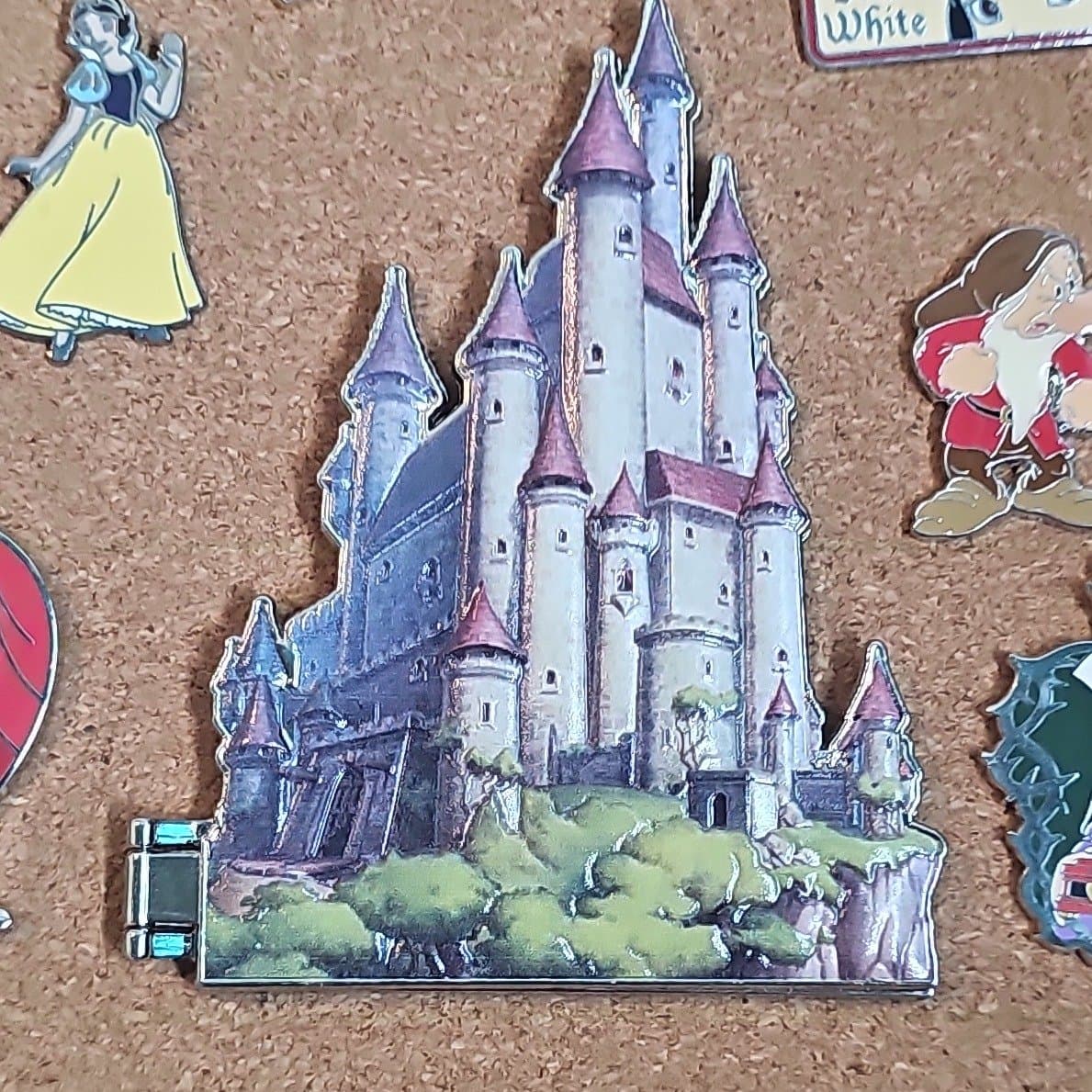 Snow White Castle Pin – Disney Castle Collection front