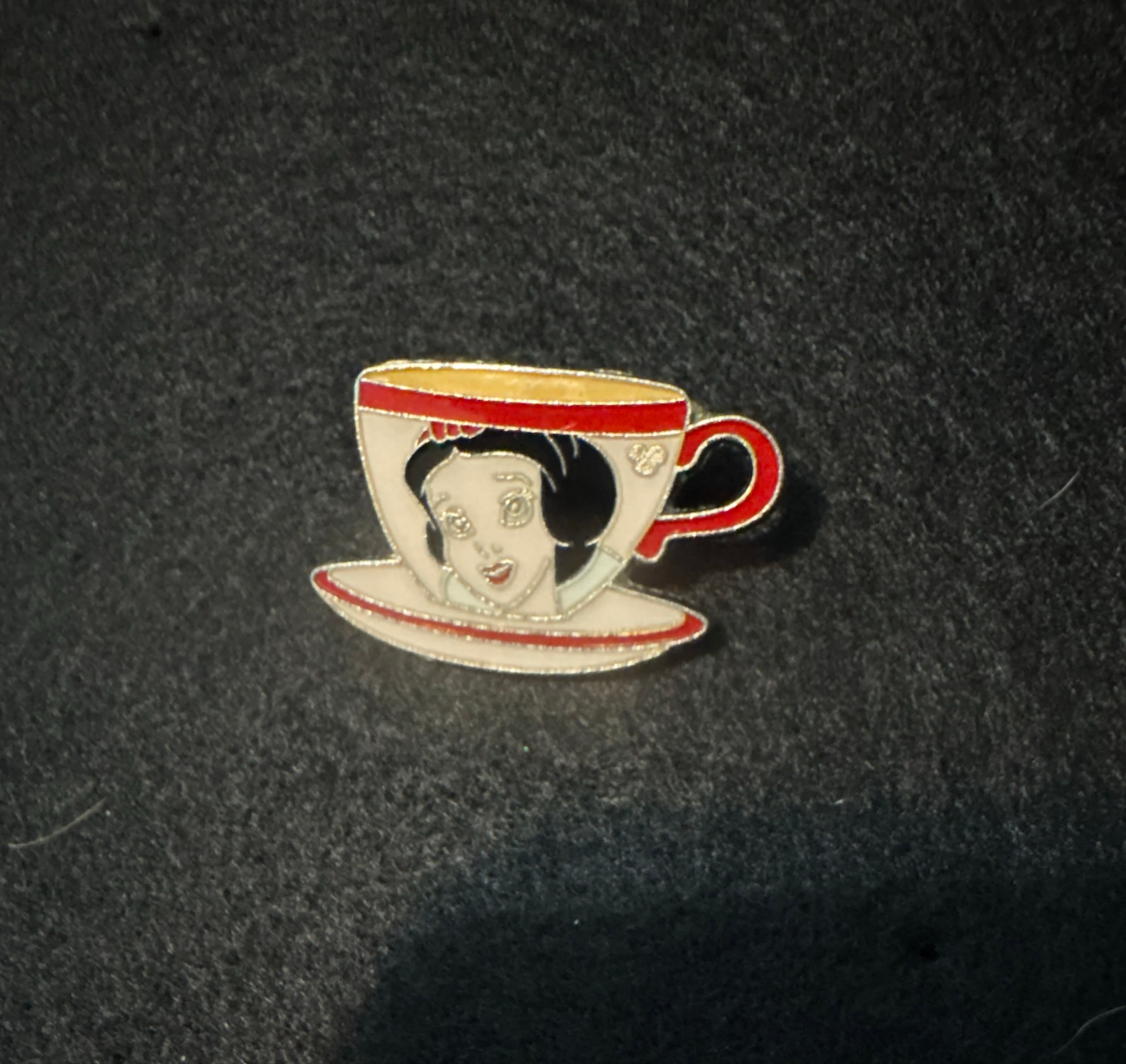 Snow White - Princess Tea Cups - Hidden Mickey 2009