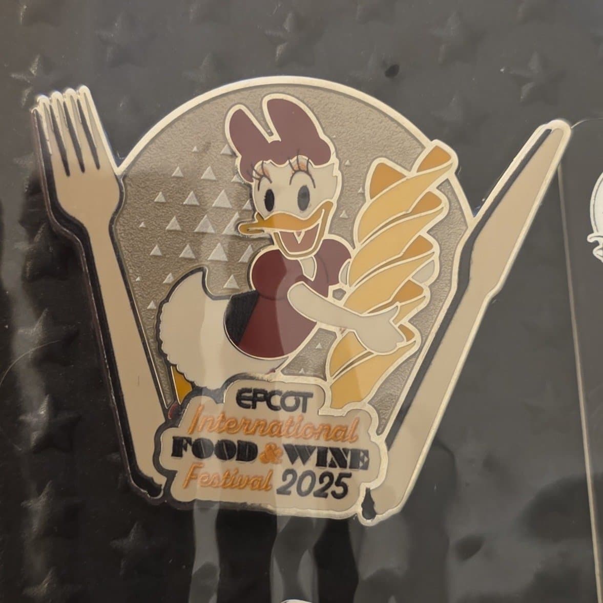 EPCOT International Food & Wine Festival 2025 - Mystery Collection - Daisy Duck front