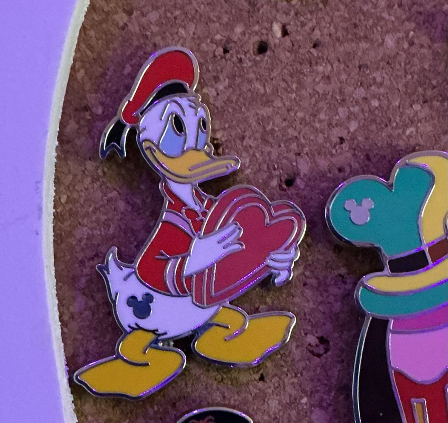 Donald Duck Seasons Holiday Valentine's Day Heart front