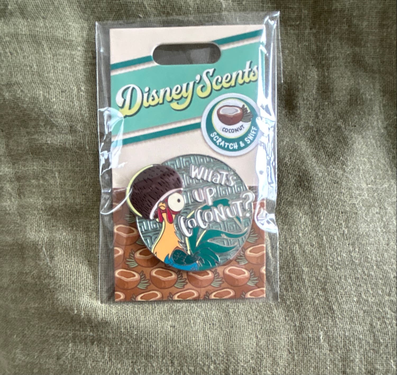 Disney Scents Moana Hei Hei What's Up Coconut Scratch & Sniff Pin front