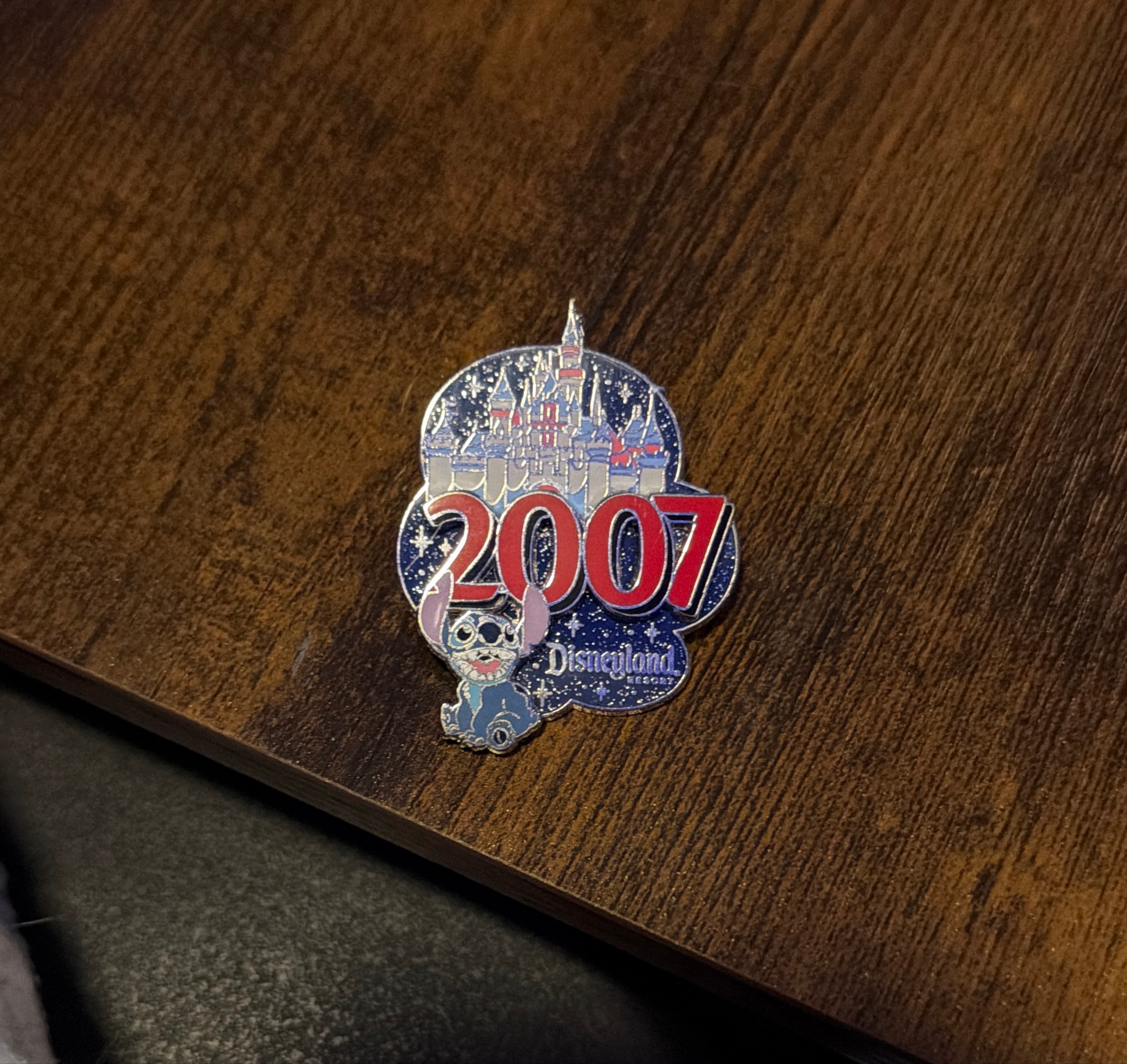 Sleeping Beauty Castle - Stitch - 2007 Dated Year Pins front