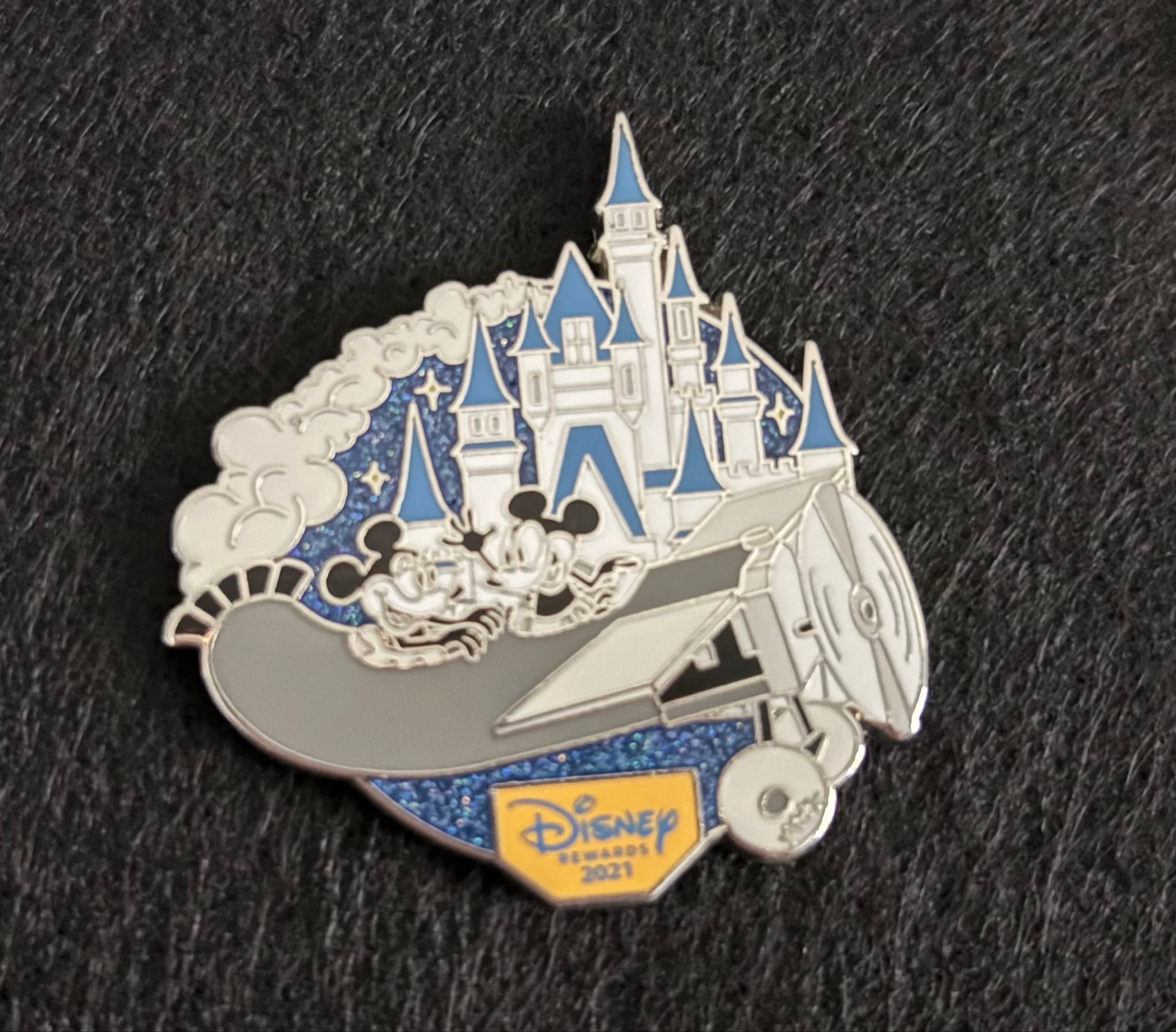 Mickey And Minnie Airplane - Disney Visa Exclusive - 2021