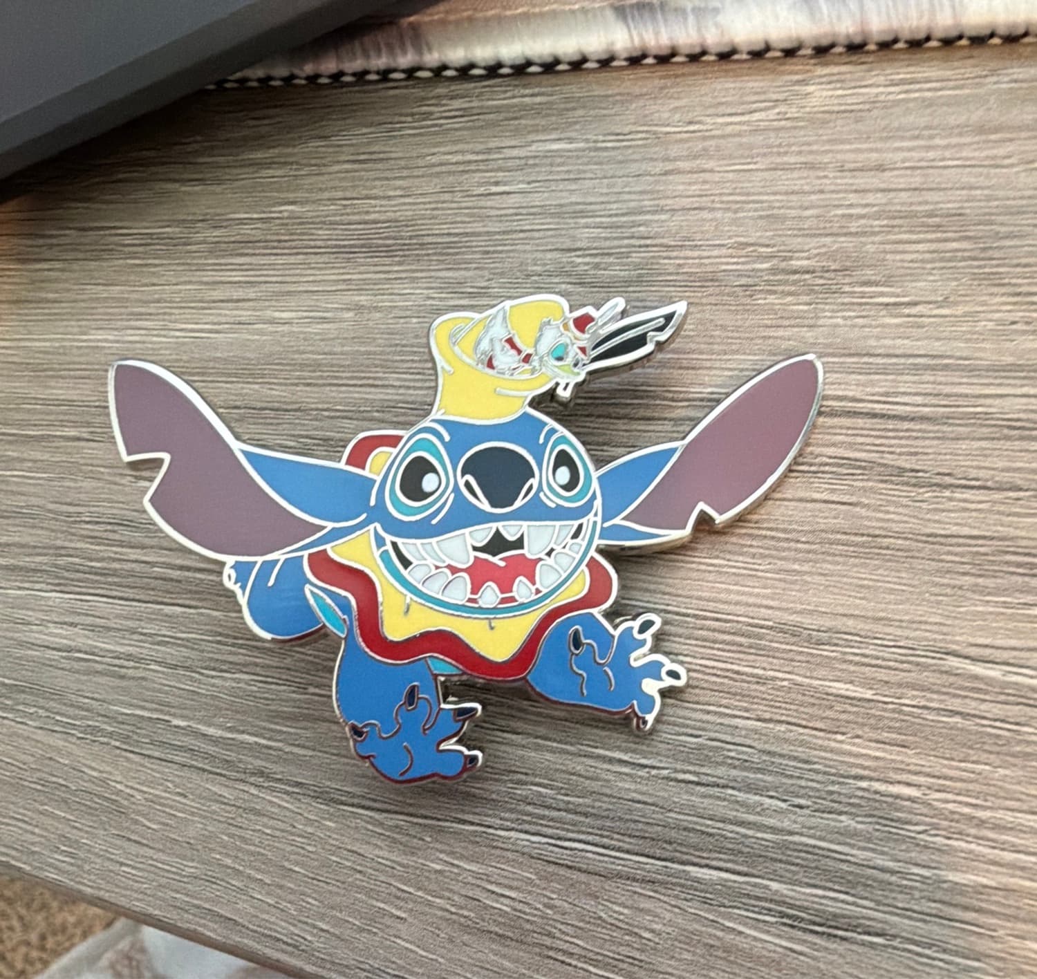 Stitch As Dumbo Disney Pin - Stitch Crashes Dumbo The Flying Elephant DLP Pin front