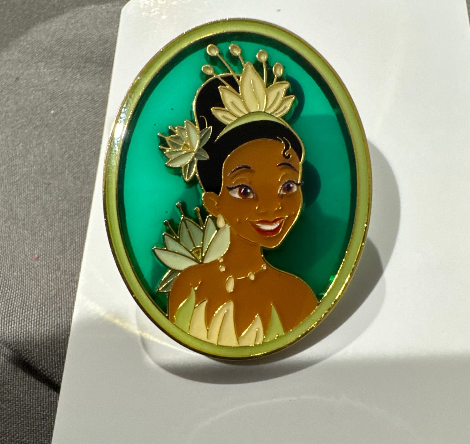 Loungefly Mystery Set Disney Princess Floral Portraits Stained Glass Tiana Pin front