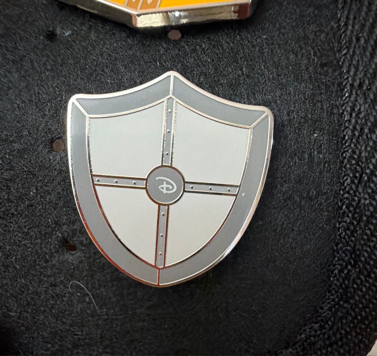 Knight's Shield - Dale Disney Park Pals Outfit Set