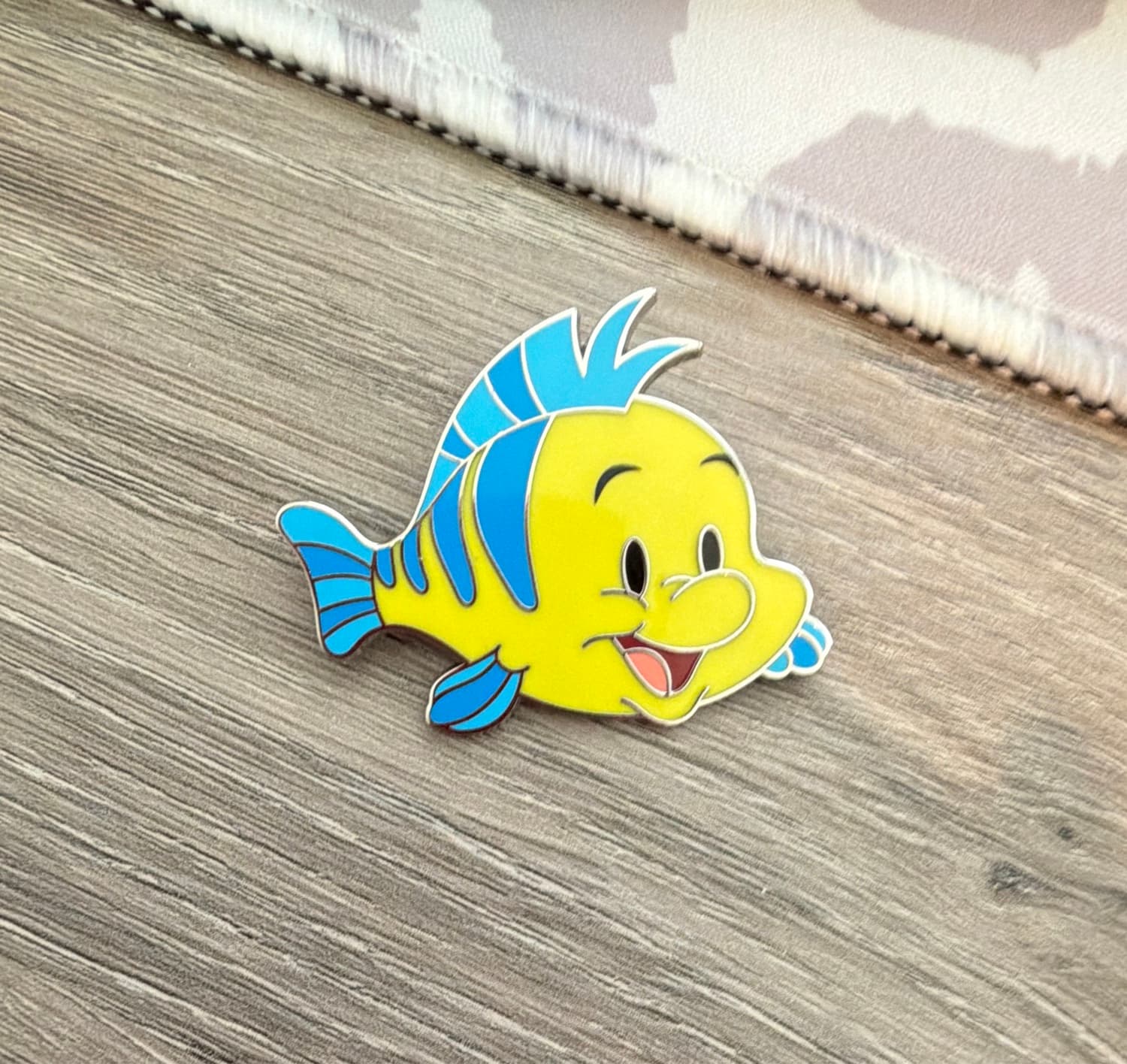 Flounder Sidekicks Starter Set Pin