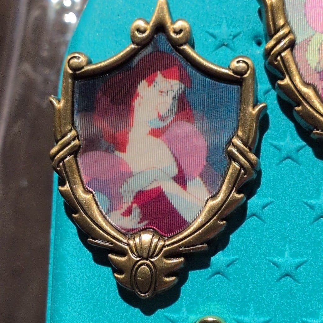 Loungefly Disney The Little Mermaid Ariel Lenticular Frame Limited Edition Enamel Pin