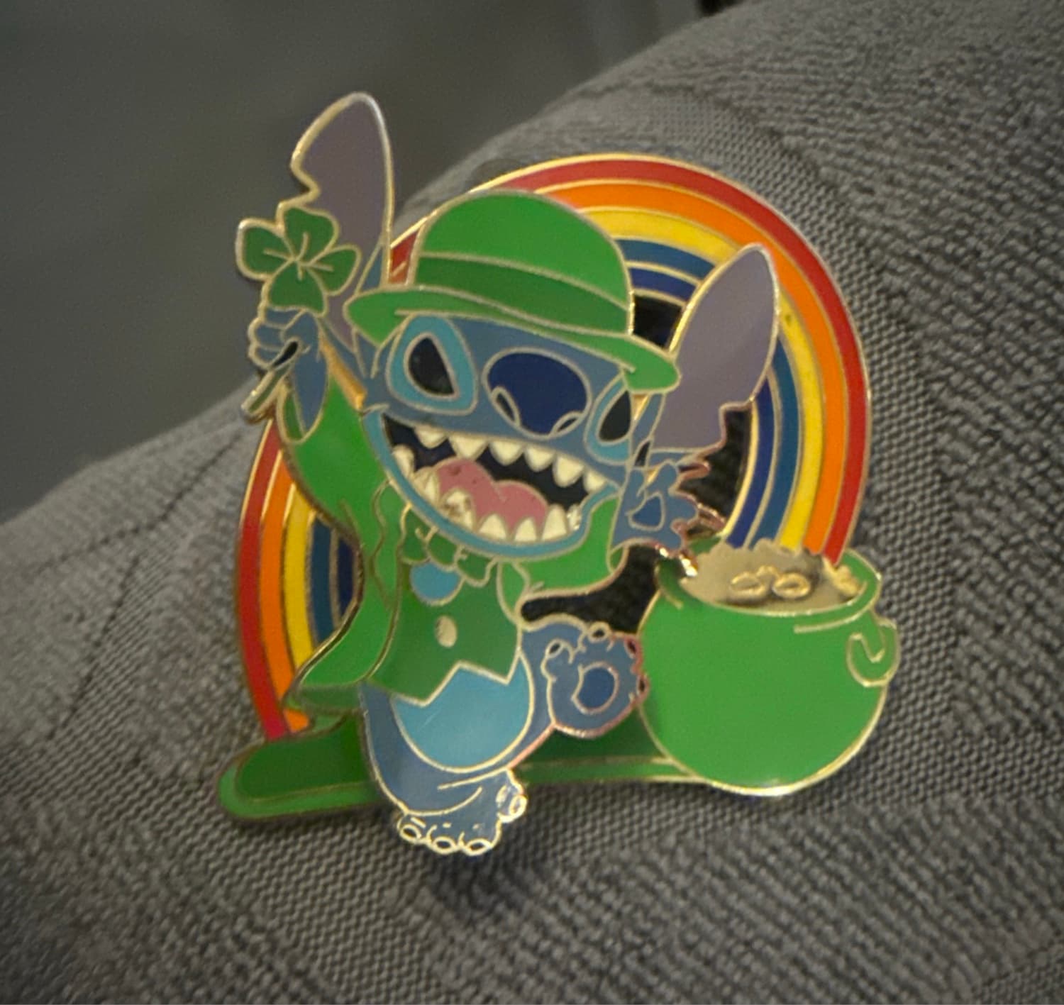 Stitch Leprechaun Rainbow & Pot of Gold Jumbo Spinner Disney Pin front