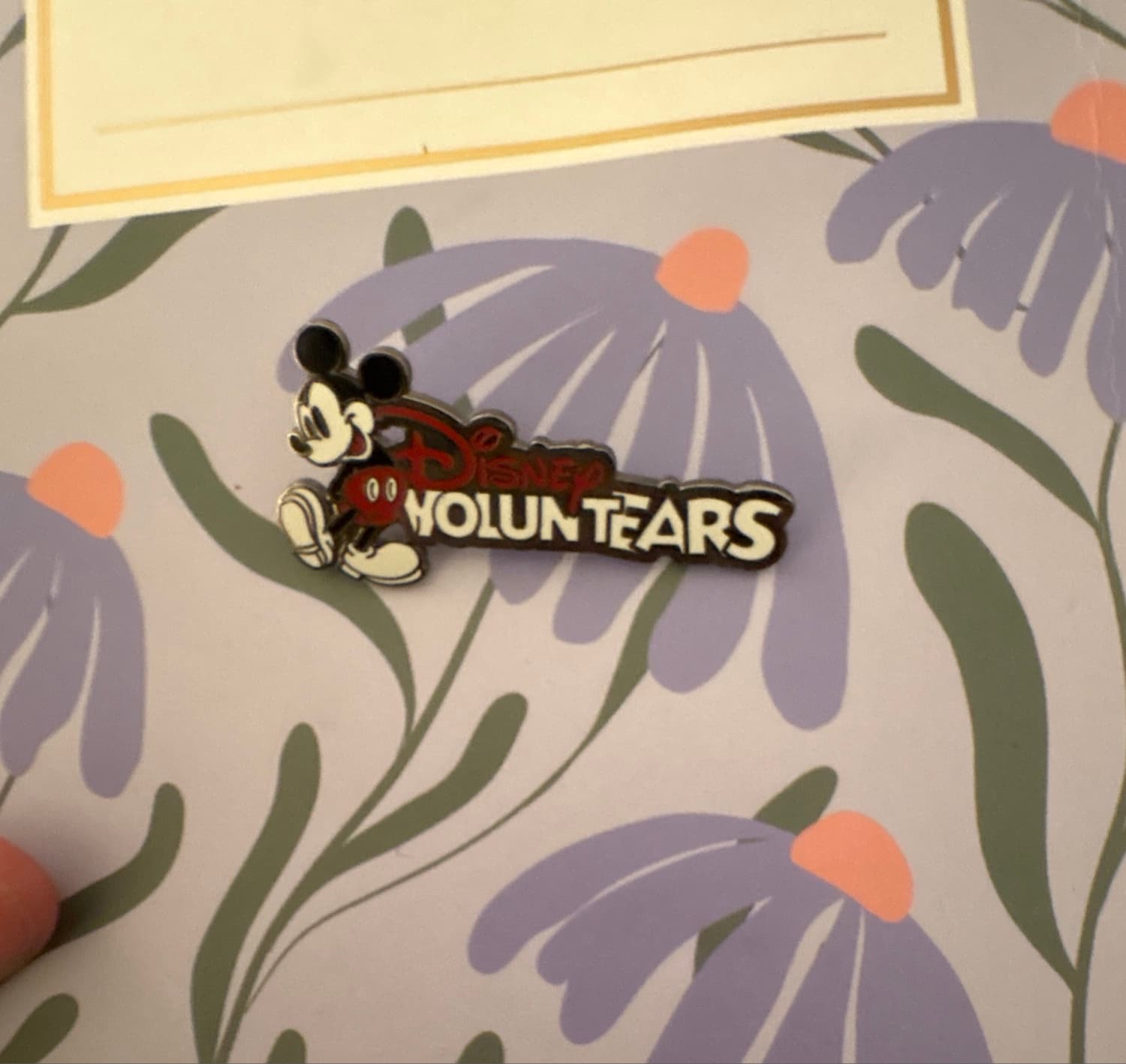 Mickey Mouse Sitting Disney VoluntEARS Cast Member Exclusive Pin