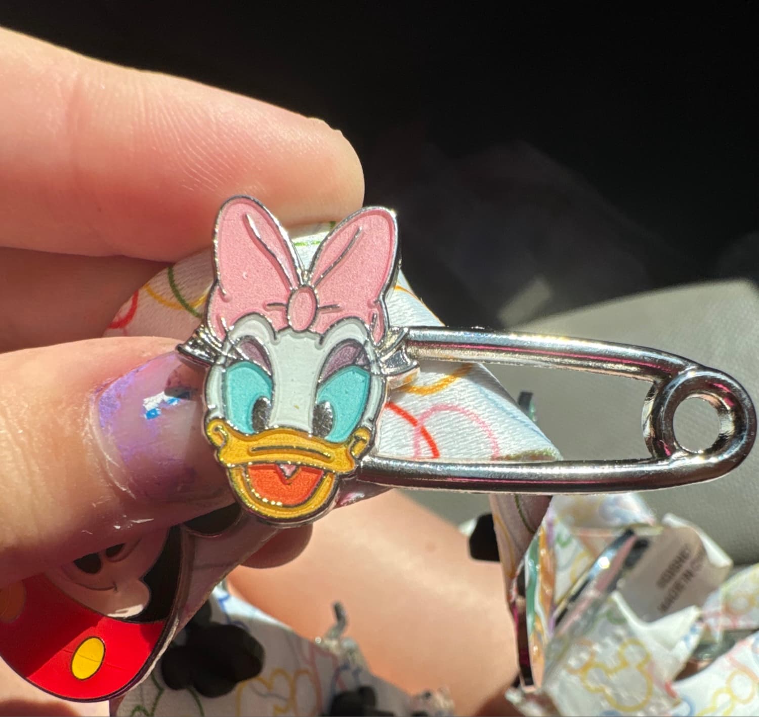 Daisy Duck - Safety Pin