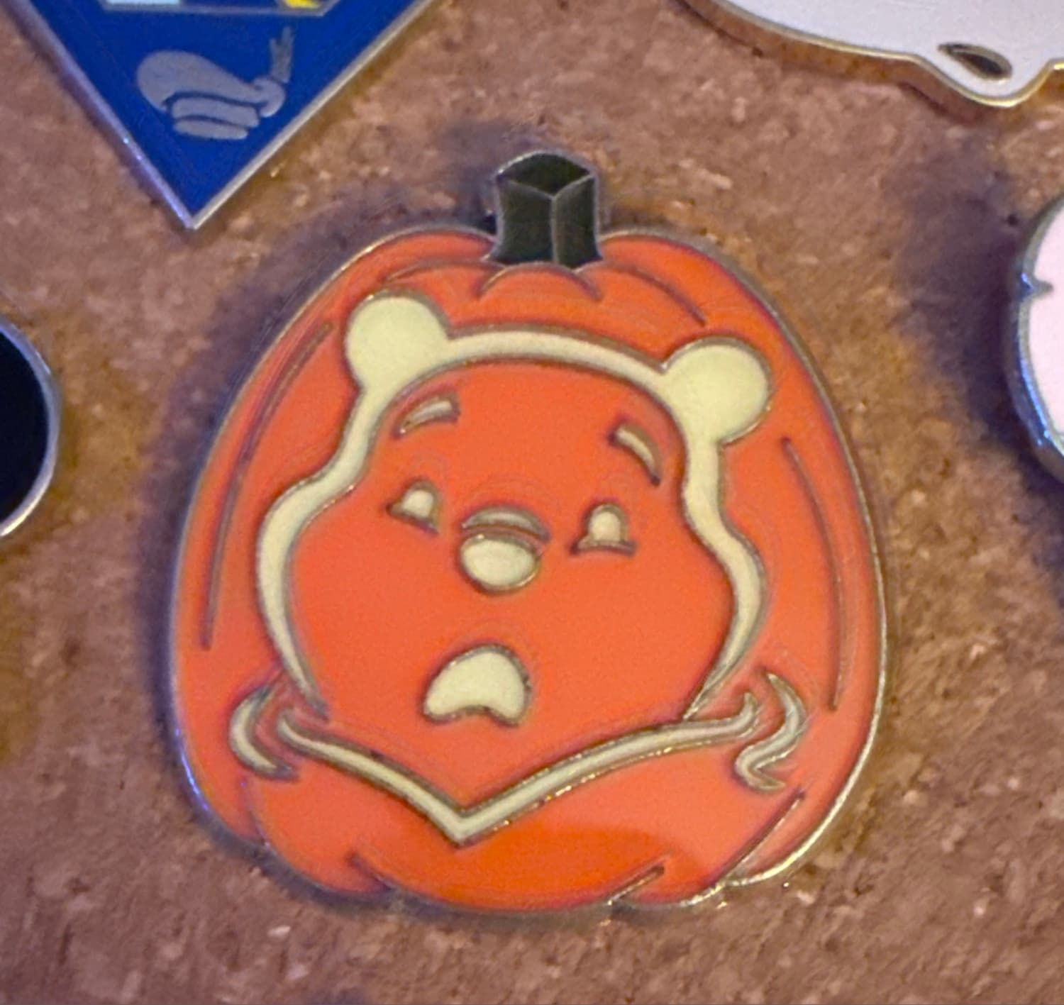 Disney Happy Halloween 2022 Winnie the Pooh - Pooh in Pumpkin Pin