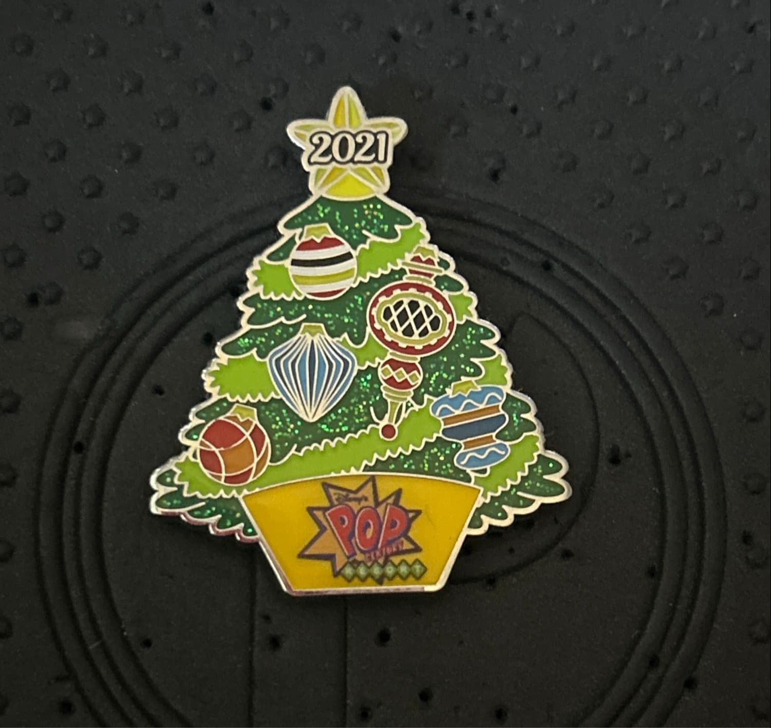 Pop Century Resort - Christmas Tree front