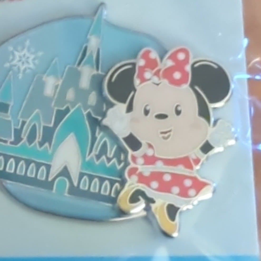 Minnie Mouse Arendelle Frozen Castle Pin