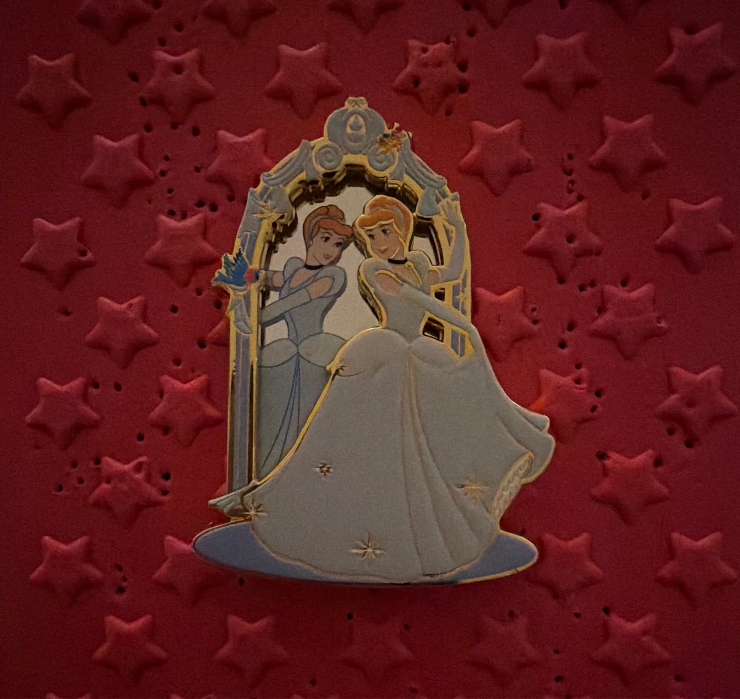 Loungefly Disney Princess Mirror Gold Portrait Cinderella Pin front
