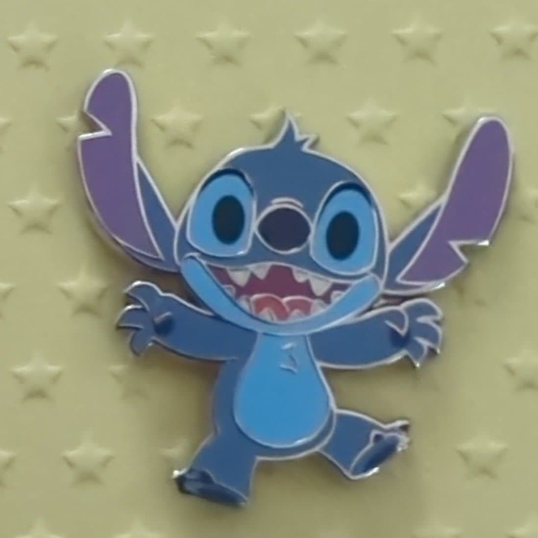 Stitch - Smiling with Arms Out front