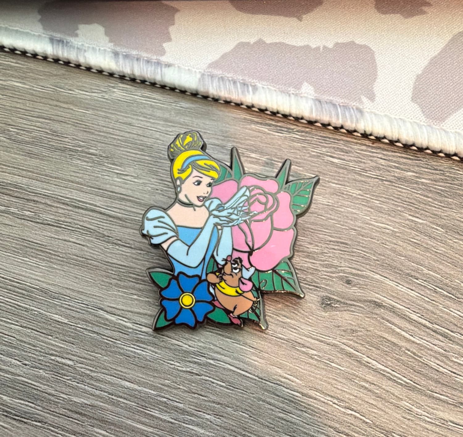 Cinderella Rose Gus Gus Pin